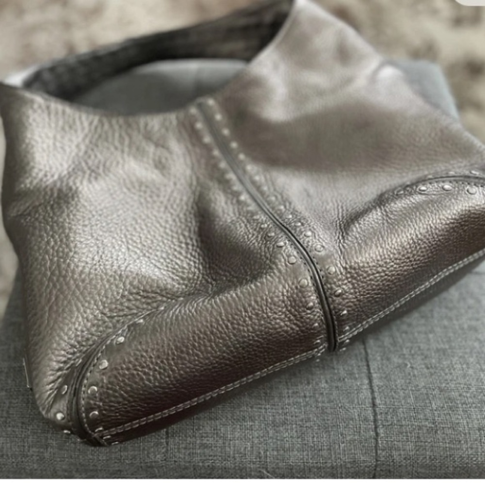 Women’s Michael Kors silver metallic silver Studded Hobo Shoulder Bag Purse - Picture 2 of 6